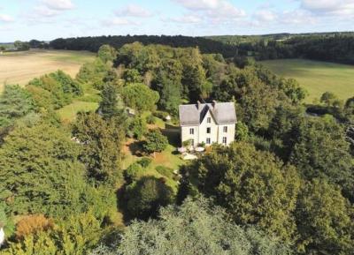 &#8364;550000 - Renovated Manor House And Renovated Barn With Swimming Pool On Over 3 Hectares Of La