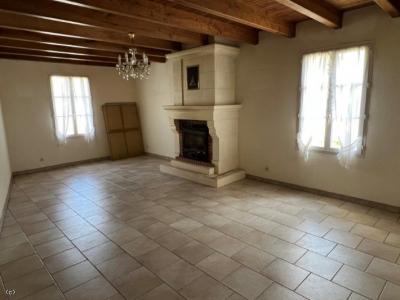 &#8364;65000 - Pretty 3 Bedroom House With Beautiful Garden - Near Nanteuil-en-vallee