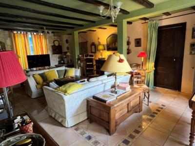 &#8364;228700 - Beautiful Charentaise House With A Pleasant Private Courtyard