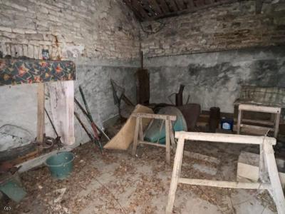 &#8364;60000 - Village House With Large Outbuilding At Rear