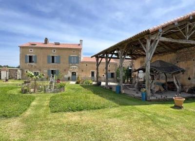 &#8364;349950 - Gorgeous Farmhouse With Beautiful Living Space And Walled Garden