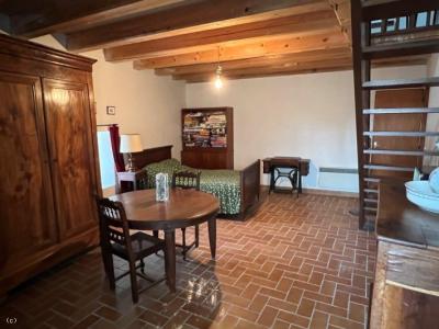 &#8364;180850 - An Attractive 5 Bedroom House With Garden And A Riverside Plot