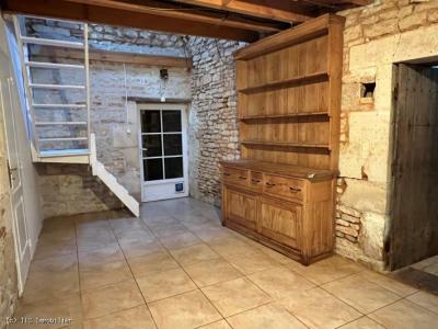 &#8364;117000 - Old 3-bedroom House + 2 Houses To Renovate With Garden And Outbuilding