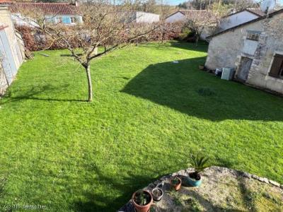 &#8364;196800 - Old 3-bedroom House + 2 Houses To Renovate With Garden And Outbuilding