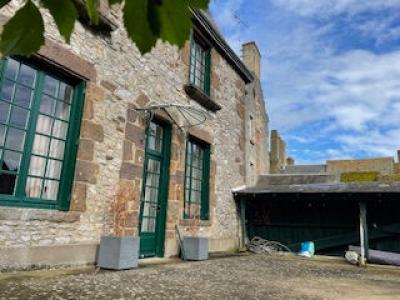 Rare Maison De Caractere Avec Terrasse En Plein Coeur De Fresnay,