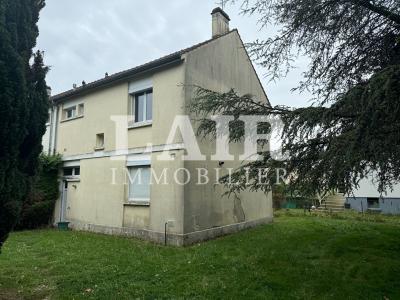 3 Bedrooms - Maison - Basse-normandie - For Rent - 12780