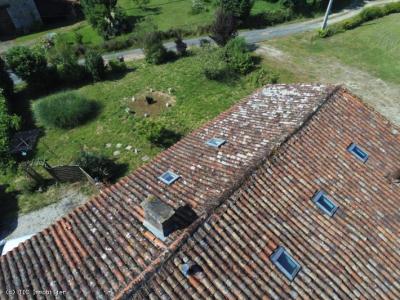 &#8364;129000 - Charming 3 Bedroom Stone House & Gardens In A Quiet Hamlet Close To Champagne Mouton