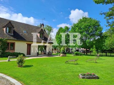 Rare A La Vente - Maison De Bonne Construction, A Alencon, Avec 4,6 Hectares D\'herbages.