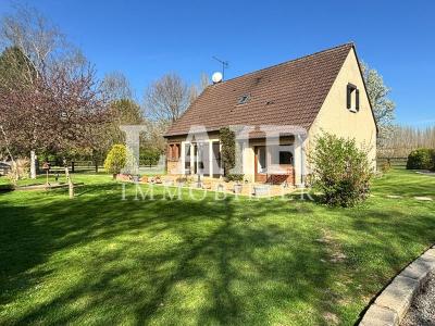 Rare A La Vente - Maison De Bonne Construction, A Alencon, Avec 4,6 Hectares D\'herbages.