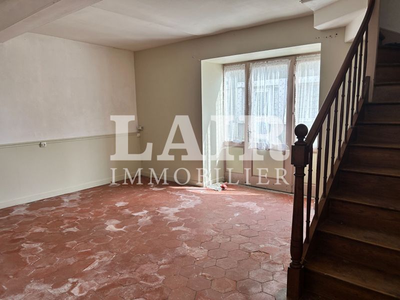 Maison A Renover Dans Le Centre De Bouce Ref T13629