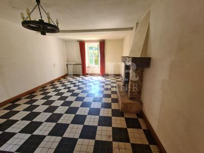 Ensemble Immobilier A 12kms De Sees