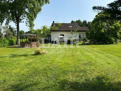 Maison Familiale Avec Jardin Proche Du Mele-sur-sarthe