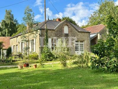 Jolie Maison En Pierre, Sur 1hectare, A Vendre A Conde-sur-sarthe