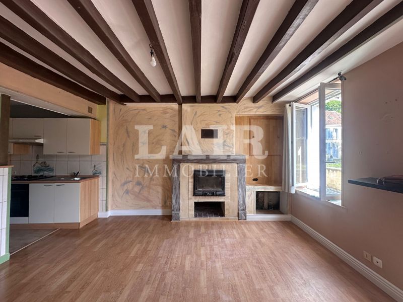 Maison De Bourg Au Calme A Vendre B13768
