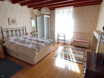 &#8364;170200 - 4 Bedroom Old House In A Superb Setting