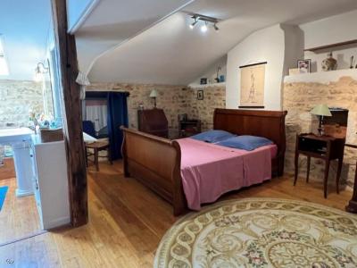 &#8364;228700 - Beautiful Charentaise House With A Pleasant Private Courtyard