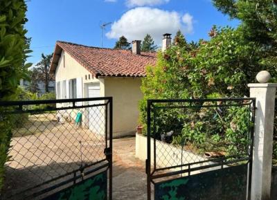 &#8364;57000 - Detached Bungalow : 2 Bedrooms With Garden Just Outside Of Ruffec