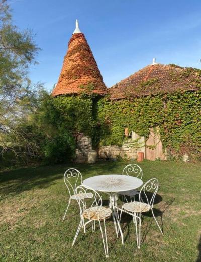 &#8364;444950 - Glorious 19th Century Manor House On Over 2.5 Acres