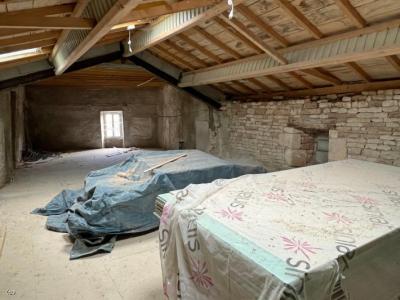 &#8364;60000 - Village House With Garden To Finish Renovating