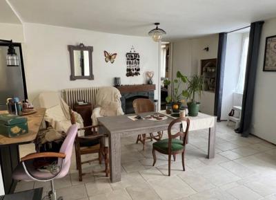 &#8364;265000 - Beautiful Village House With Lovely Exterior And Outbuildings