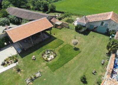 &#8364;349950 - Gorgeous Farmhouse With Beautiful Living Space And Walled Garden