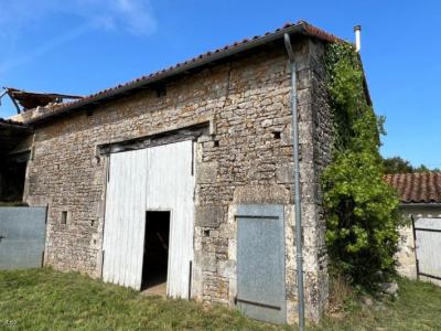 &#8364;65000 - Pretty 3 Bedroom House With Beautiful Garden - Near Nanteuil-en-vallee