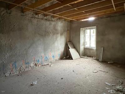 &#8364;60000 - Village House With Garden To Finish Renovating