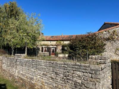 &#8364;180850 - An Attractive 5 Bedroom House With Garden And A Riverside Plot