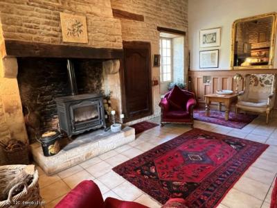 &#8364;315750 - 17th Century Unique \"relais De Poste\" Offering 4 Bedrooms And Heaps Of Character