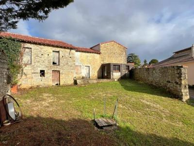 &#8364;60000 - Village House With Garden To Finish Renovating