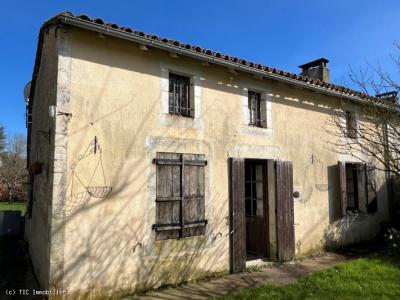 &#8364;117000 - Old 3-bedroom House + 2 Houses To Renovate With Garden And Outbuilding