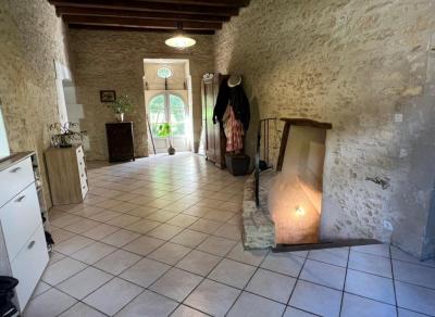 &#8364;271275 - Superb 17th Century \"gentilhommiere\" House With Over 4 Acres Of Land