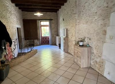 &#8364;271275 - Superb 17th Century \"gentilhommiere\" House With Over 4 Acres Of Land