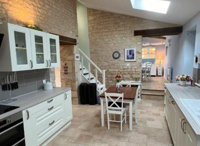 &#8364;249950 - Superb 3 Bedroom Stone House With Heated Swimming Pool