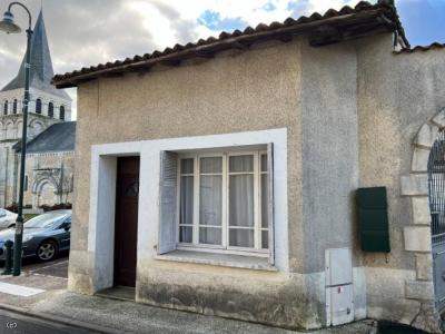 &#8364;91400 - Rental Investment - Group Of 3 Properties Close To The Shops. 2 Already Rented