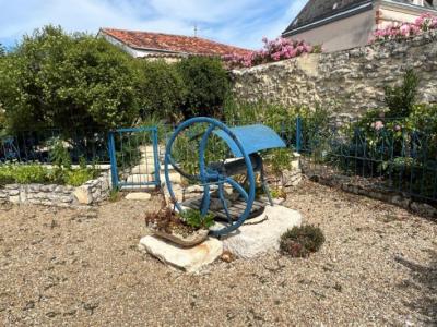 &#8364;228700 - Beautiful Charentaise House With A Pleasant Private Courtyard