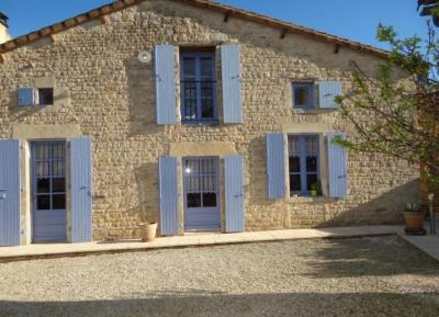 &#8364;319140 - Attractive 4 Bedroom Stone House With Separate Gite And Swimming Pool Near Mansle