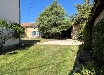 &#8364;149800 - Pretty 3 Bedroom House With Studio, Outbuildings And Garden