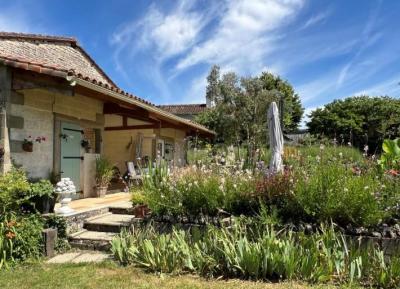 &#8364;249000 - Fabulous 3 Bedroom Character Property With Gorgeous Gardens Leading Towards The Rive