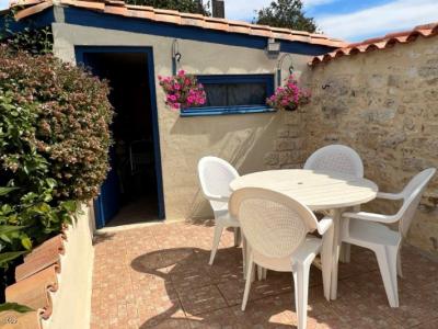 &#8364;228700 - Beautiful Charentaise House With A Pleasant Private Courtyard