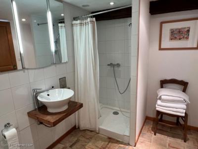 &#8364;315750 - 17th Century Unique \"relais De Poste\" Offering 4 Bedrooms And Heaps Of Character