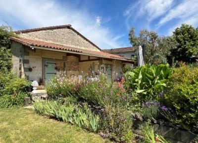 &#8364;249000 - Fabulous 3 Bedroom Character Property With Gorgeous Gardens Leading Towards The Rive