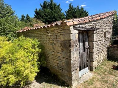 &#8364;304500 - Beautiful Old House With Large Plot And Numerous Outbuildings