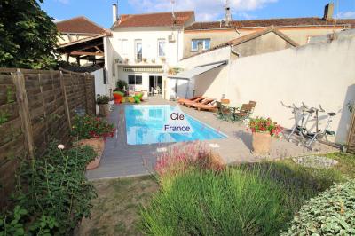 Luxueuse Maison Style Toulousaine Avec Garage Et Piscine A Castelsarrasin Centre