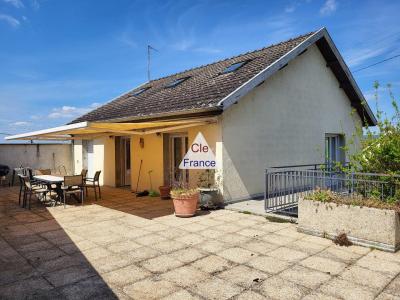 Epernay - Pavillon De Type V Sur Sous-sol Complet En Partie Amenage Et Terrasse De 70 M²