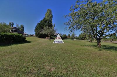 Magnifique Terrain Constructible Et Viabilise à Varennes-changy