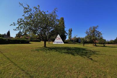 Magnifique Terrain Constructible Et Viabilise à Varennes-changy