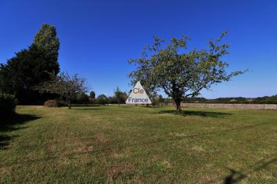 Magnifique Terrain Constructible Et Viabilise à Varennes-changy