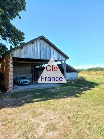 Maison De Campagne Avec Vue Dominante, Piscine Et Dependances