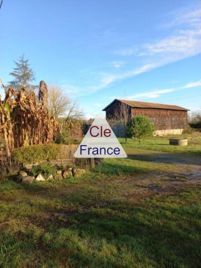 Rare Propriete De 8 Hectares Et Demi Avec Terres Cultivables, Prairies Et Lac Alimente Par Une Sourc